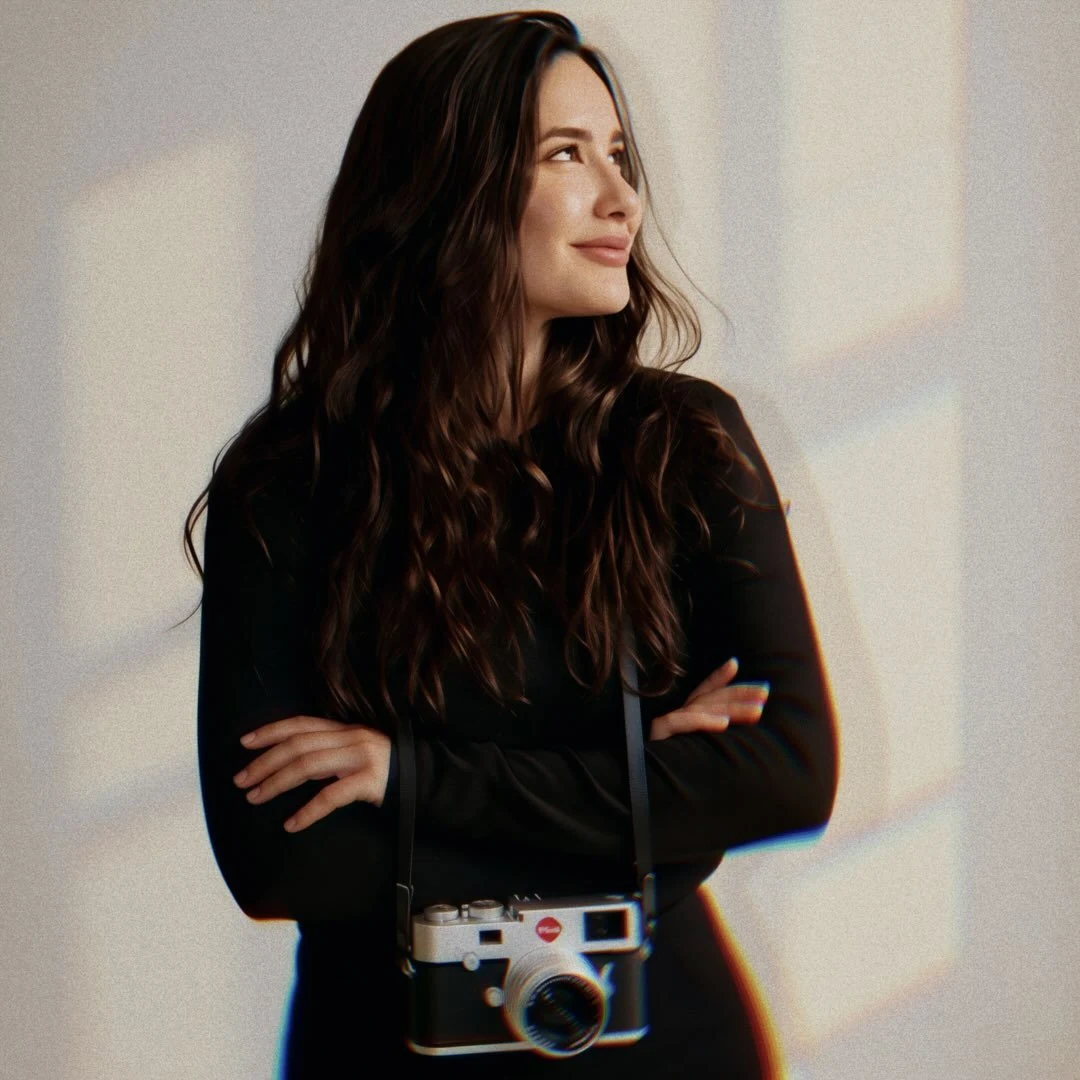 Viktoriia Loskutova, photographer behind Vicon Creator, with a camera